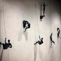 Miniatyrbild 2 av 5: Klätterkaraktärsskulptur Väggmonterad Bakgrundsvägg Utomhussport Dekoration Konst Kreativ Hängande Klätterstaty [DB] A