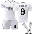 Pikkukuva 1 / 2: Real Madridin Kotipaita Lapsille 2024-2025 Nro 9 Mbappé Adult M