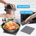 Pikkukuva 7 / 10: Silikonitrivet-matto kuumalle kattilille ja pannuille HARMAA NELIÖ Grey Square-Square