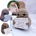 Miniatyrbild 9 av 10: Positiv potatisstickad potatisdocka 3 3 3