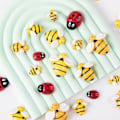 Pikkukuva 3 / 5: Resin Charm Mini Resin Charm Resin Bees