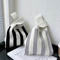 Miniatyrbillede 8 af 10: Mulepose Knot Håndledstaske SORT black