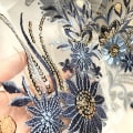 Miniatyrbilde 4 av 10: Nettingbroderi Blomsterblondelapp Brodert paljettlapp B B B