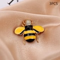 Miniatyrbilde 1 av 10: 3 stk Pearl Bee Corsage Krystallbrosje C C C