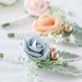 Miniatyrbillede 3 af 9: Corsage Kunstig Håndledsblomst KAFFE KAFFE Coffee