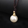 Pikkukuva 8 / 10: Pearl Hajuvesipullon kaulakoru Toivepullon riipus 2 2 2