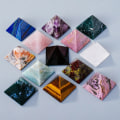 Miniatyrbilde 9 av 10: Krystallpyramidepyramide modell 02 02 02