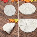 Miniatyrbild 9 av 10: Pine Leaf Form Fondant Form BB B