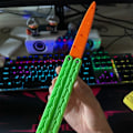 Pikkukuva 7 / 10: Gravity Porkkanalelu Push Card Pieni Lelu C C C
