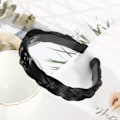 Pikkukuva 7 / 9: Hiusvanne Fishbone Braid MUSTA black
