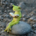 Miniatyrbillede 7 af 10: Figur Frøstatue C C
