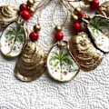 Miniatyrbilde 5 av 10: Oyster Shell Art Ornament Julehengende anheng B B B