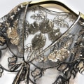 Miniatyrbilde 8 av 10: Dame Sjal Evening Prom Cape SVART&GULL black&gold