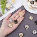 Miniatyrbild 3 av 3: Lion Button Retro Button Metallknappar