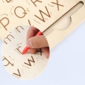 Miniatyrbillede 3 af 6: Notched Pen Carrier Letters Practicing Board Alphabet Tracing