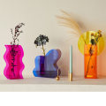 Miniatyrbild 3 av 8: Geometriska vaser Akrylvas D D D