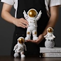 Miniatyrbild 5 av 10: Astronautfigurer Spaceman Moon Skulptur Dekorativ C C C