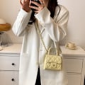 Miniatyrbild 10 av 10: Chain Crossbody Bags Axelväska SVART black