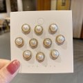 Miniatyrbild 10 av 10: Knapp Brosch Pearl Rhinestone Button 04 04 04