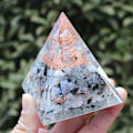 Pikkukuva 7 / 9: Crystal Column Pyramid Energy Orgone Stone 5cm 5cm