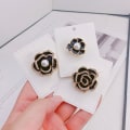Miniatyrbillede 7 af 10: Camellia Broche Camellia Pin STYLE 3 STYLE 3 Style 3