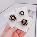 Pikkukuva 7 / 10: Camellia rintakoru Camellia Pin STYLE 3 STYLE 3 Style 3