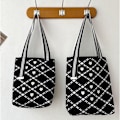Miniatyrbillede 6 af 9: Strik håndtaske Knot håndledstaske SORT L black L