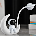 Miniatyrbild 1 av 8: Spaceman Moon Lamp Astronaut LED-pöytälamppu B B