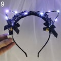 Miniatyrbillede 1 af 10: LED Feather Wreath Crown Pandebånd 9 9 9