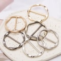 Miniatyrbilde 3 av 10: Hjørnekant Midje Knotted Brosjer Hijab Silke Skjerf Ring Clip Silver