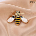 Miniatyrbilde 1 av 10: 3 stk Pearl Bee Corsage Krystallbrosje E E E