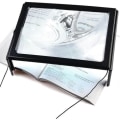 Miniatyrbillede 2 af 4: MAVURA XXL LED-læseforstørrelsesglas - Sammenfoldelig skulderlup med LED-lys og nakkestrop - Sort
