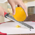 Miniatyrbillede 3 af 4: Citron zester og ostehøvl i rustfrit stål Frugt