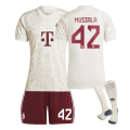 Miniatyrbillede 1 af 4: 2324 Bayern München anden gæstetrøje børnemodel studerende voksen træning sportssæt holduniform herre- og damefodbolduniform No.42 M