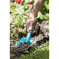 Pikkukuva 2 / 4: Gardena Classic -istutuslapio: Universaali lapio istutukseen ja taimien siirtoon puutarhassa ja parvekkeella, laadukasta terästä, ergonominen kahva, 8 cm