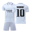 Pikkukuva 1 / 4: 2223 Real Madrid koti- ja vieraspaita nro 7 Mbappe paita 9 Benzema nro 10 ulkomaankaupan jalkapalloasu 23Z No10 16