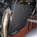 Pikkukuva 5 / 5: Moottoripyörän Jäähdyttimen Säleikön Suojus Speed 400 Scrambler 400 X 2024 2025 Acce