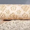 Miniatyrbillede 4 af 5: Kagerulle til køkkenet med sommerfugle og blomster udskæring til brød og dej