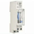 24-timmars mekanisk timer Programmerbar i 15-minutersintervall DIN-skenmontering AC220-240V spänning Integrerat 1.2V 40mAh Ni-MH batteri