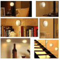 Miniatyrbilde 3 av 3: Trådløs dimbar lys under skap berøringssensor Led nattlamper Batteristrøm Fjernkontrolllamper Hagedekorasjon Warm white and white