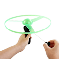 Pikkukuva 2 / 5: Led-valot lentävät levypotkurit helikopterilelut vetonauhat lentävät Ufot, pyörivät Top Lasten ulkolelut Hauska peli Urheilu-Yvan Random color 1pc