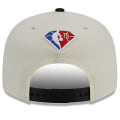 Miniatyrbillede 3 af 4: Golden State Warriors New Era 2023 Nba Champions Locker Room Snapback Hat Inhand