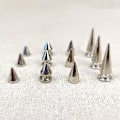 Miniatyrbild 4 av 5: 80 stycken zinklegering kon spikar Punk nitar Stud Skruv för väska