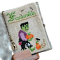 Miniatyrbild 2 av 4: DIY Bok av skuggor Halloween Stitch Along Kit med instruktioner^