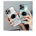 Miniatyrbilde 4 av 6: 6D Elektroplettert Astronaut Skjult Stativ Etui for iPhone Kvinner Astronaut Folding Stativ iPhone Etui med Kamera Beskytter Myk TPU Støtsikker Bumper Green iPhone 14 Pro