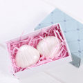 Miniatyrbild 2 av 5: Pappersstrimlare Fyllning Utsökta Ljusa Färger Luktfri Raffia Fyllning Presentförpackning Stoppning för Presentförpackningsdekoration Pink 100g