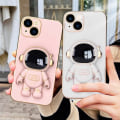Miniatyrbilde 2 av 7: 6D Elektroplettert Astronaut Skjult Stativ Etui for iPhone Kvinner Astronaut Folding Stativ iPhone Etui med Kamera Beskytter Myk TPU Støtsikker Bumper White iPhone 15 Plus