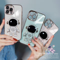 Miniatyrbilde 4 av 6: 6D Elektroplettert Astronaut Skjult Stativ Etui for iPhone Kvinner Astronaut Folding Stativ iPhone Etui med Kamera Beskytter Myk TPU Støtsikker Bumper Pink iPhone 15 Pro Max