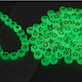 Miniatyrbillede 4 af 5: 600 stk. farvede akrylperler lysende stjerne måneformede DIY tilbehør til armbånd halskæder øreringe