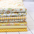 Miniatyrbilde 4 av 8: 7 stk 25*25 cm bomullsstoff DIY ulike ruter Forhåndskutte sengetøy Svit Quarters Bundle (gul)